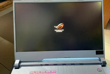Laptop ASUS ROG Strix G512LU